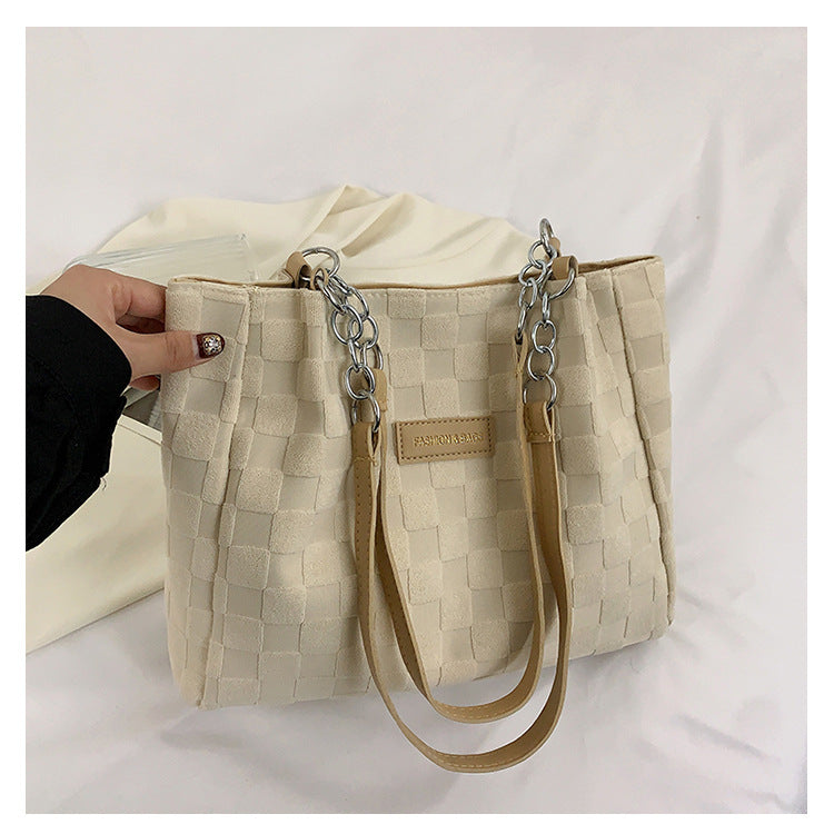 Large-capacity women?s shoulder bag