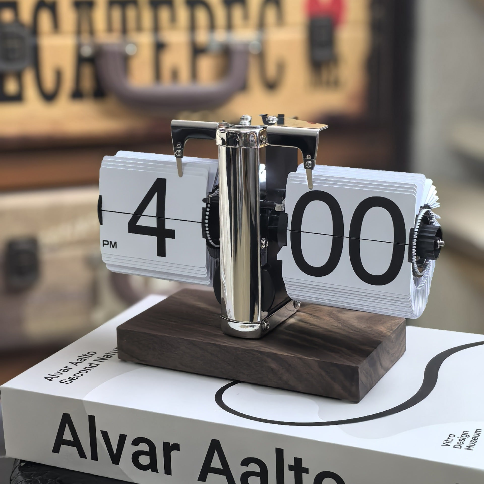 Reloj de escritorio retro automático con movimiento de cuarzo