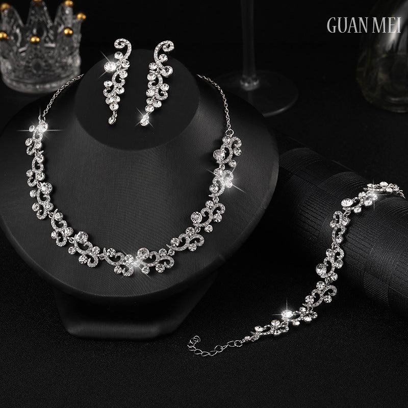 Evening dress accessories