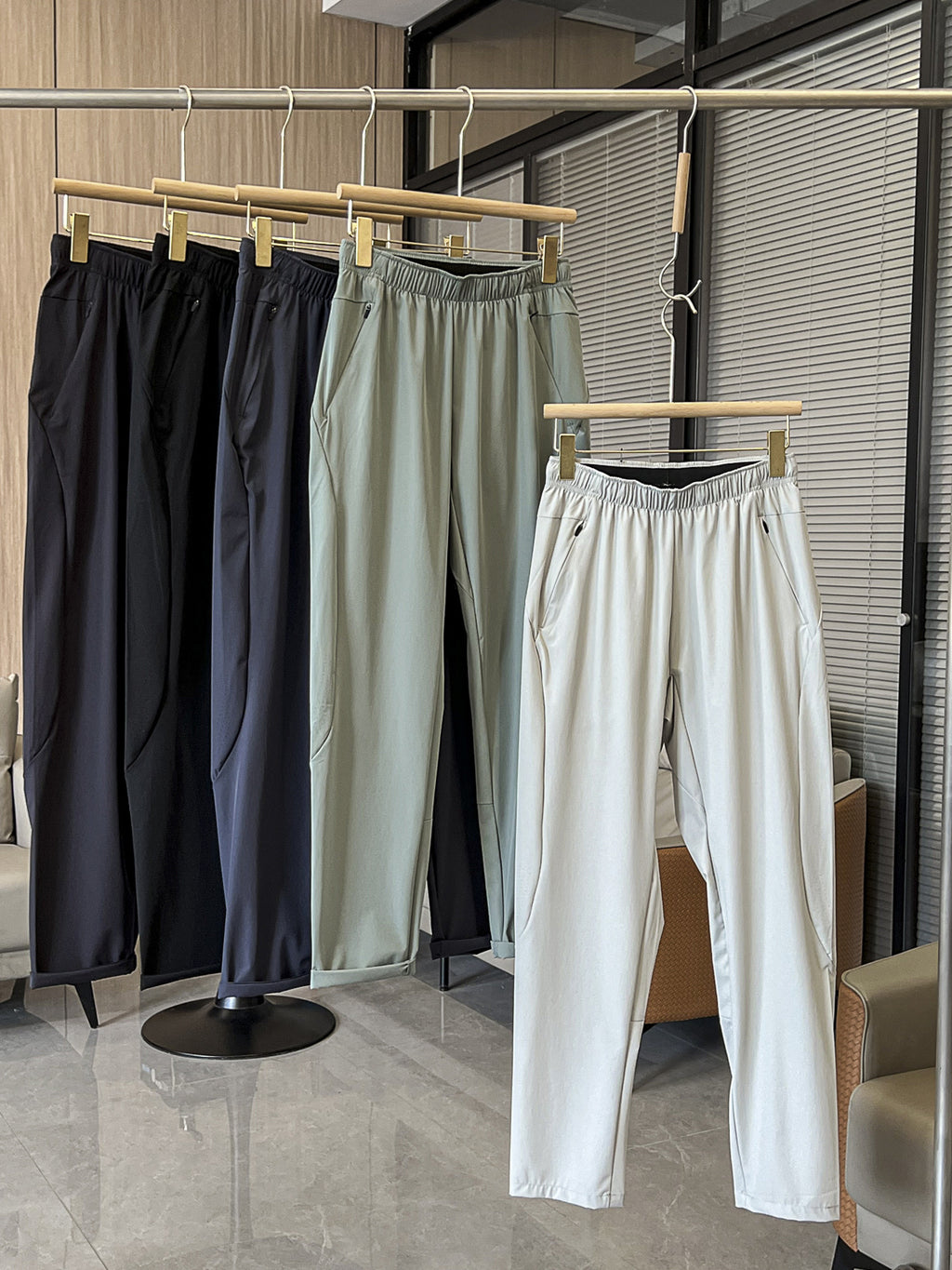 Pantalones casuales elásticos funcionales de sensación de hielo