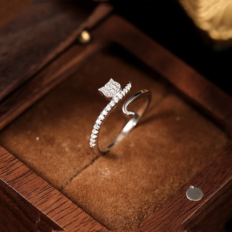 Anillo ajustable de cola de gato de circonita