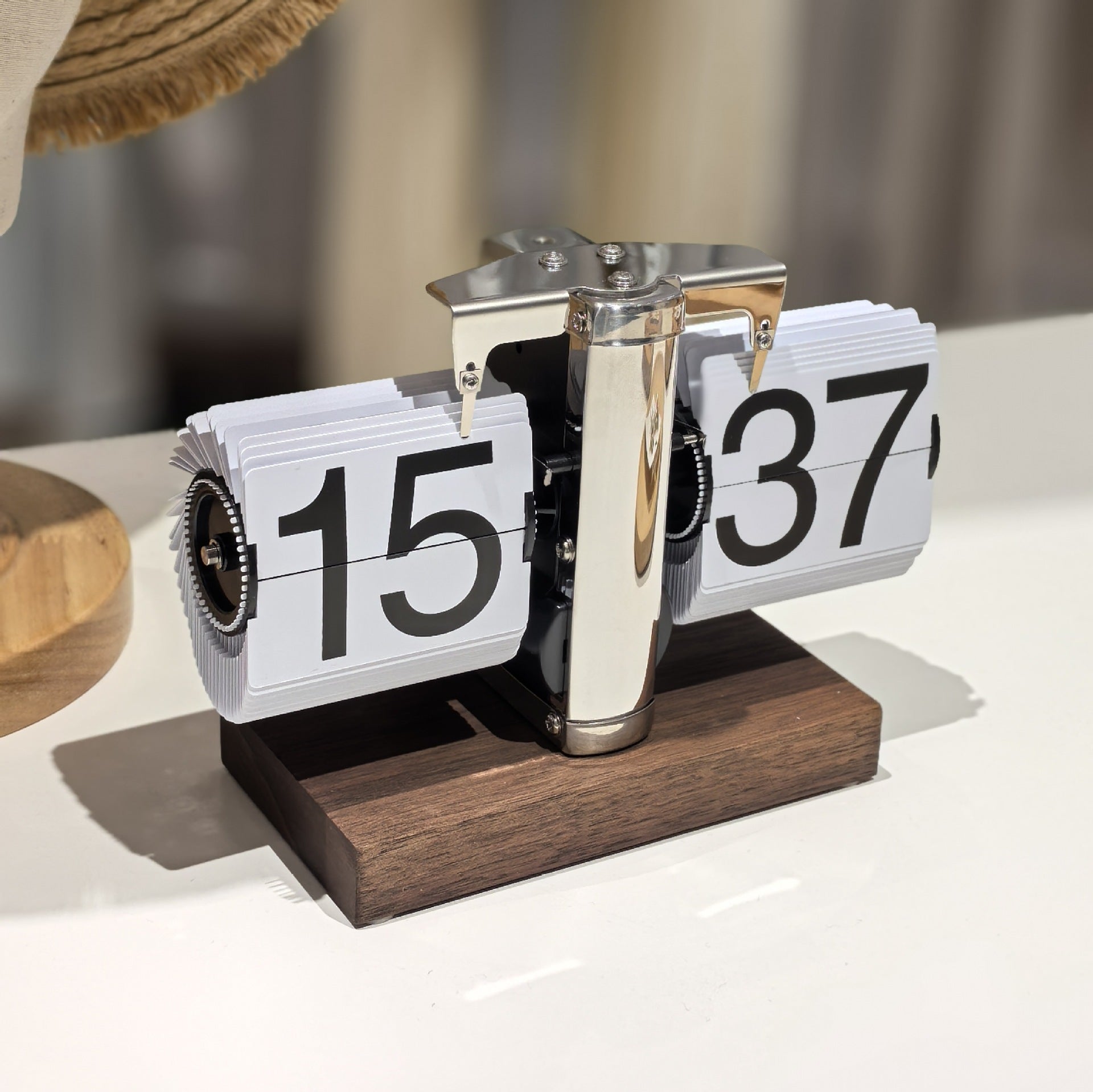 Reloj de escritorio retro automático con movimiento de cuarzo