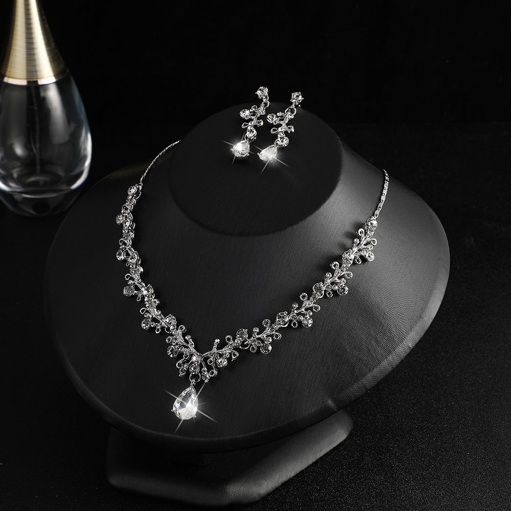 Evening dress accessories