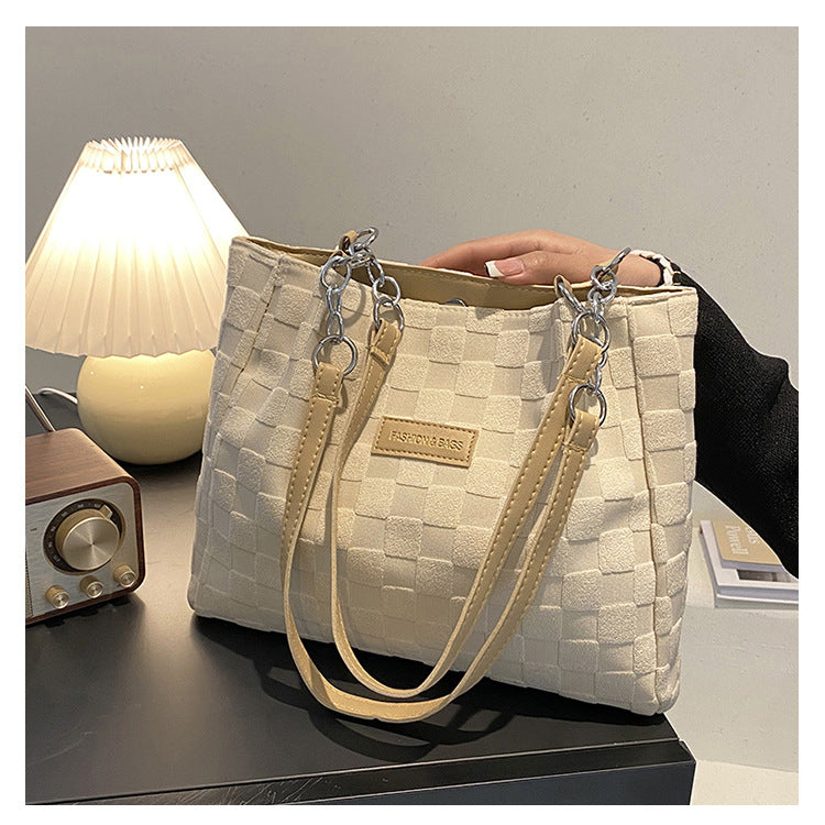 Large-capacity women?s shoulder bag