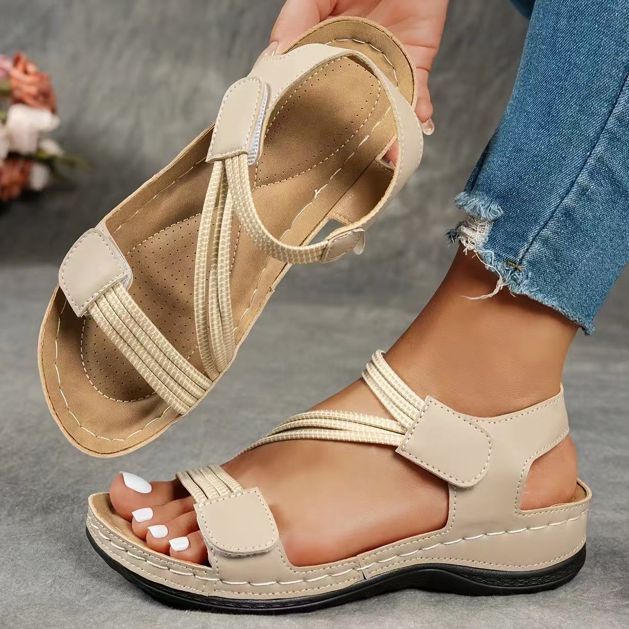 Sandalias casuales con correa de cuña