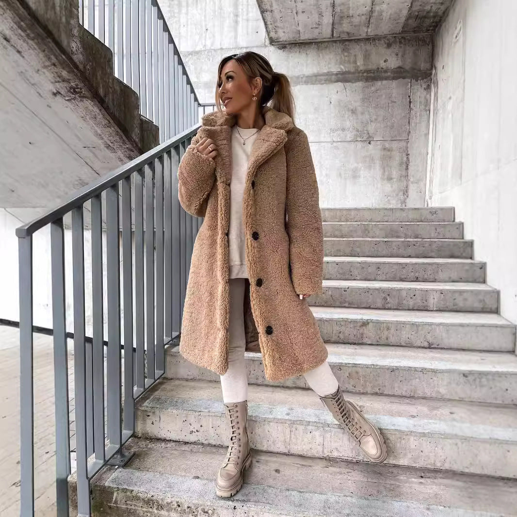 Abrigo largo de felpa con solapa para mujer