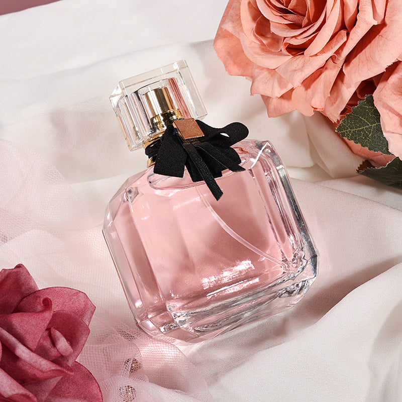 Spray de perfume con fragancia floral