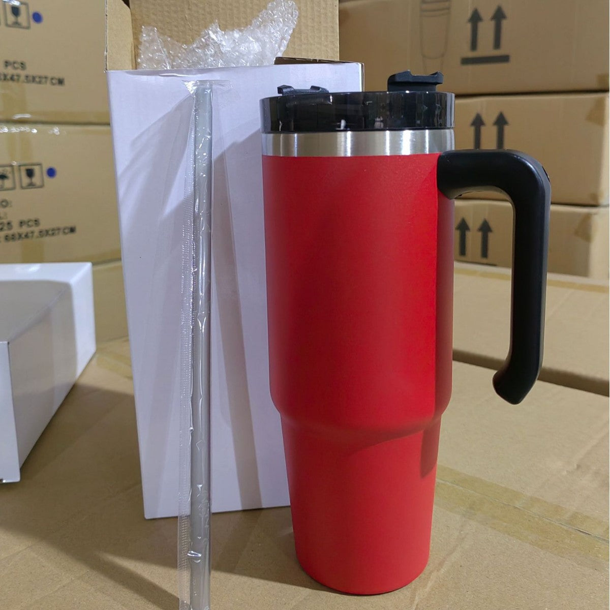Termo de acero inoxidable de gran capacidad con asa