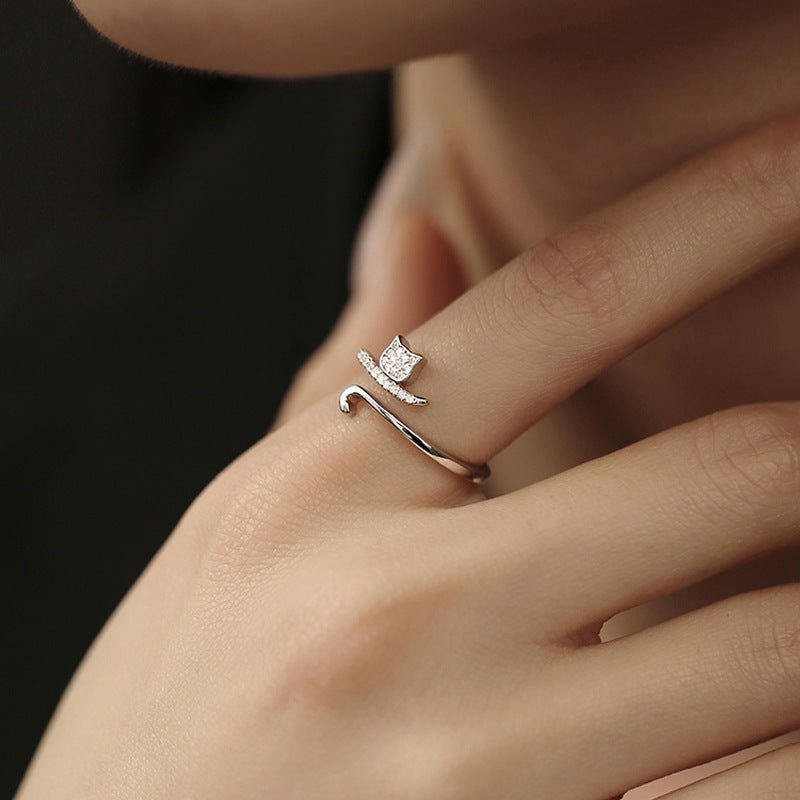 Anillo ajustable de cola de gato de circonita