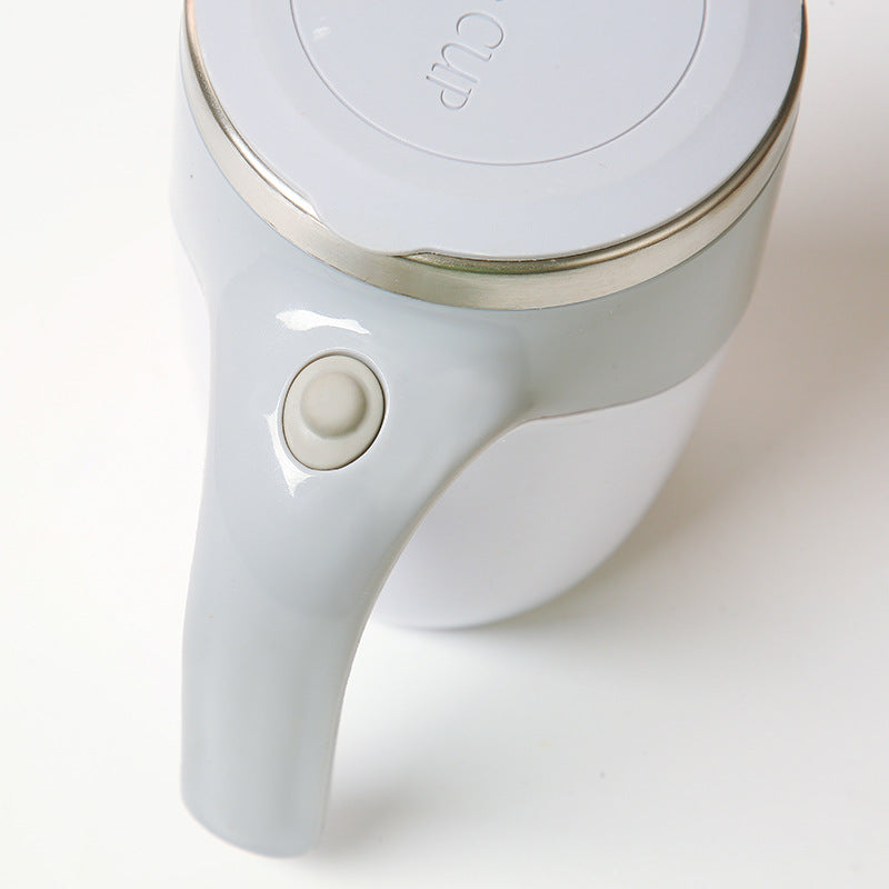 Taza de café con revuelva magnética automática