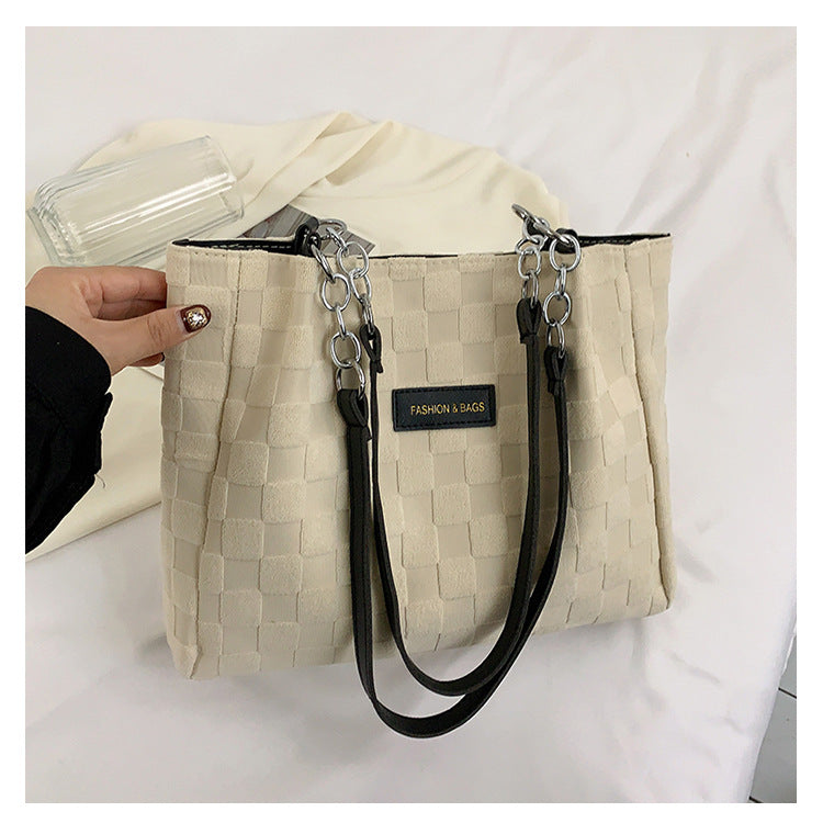 Large-capacity women?s shoulder bag