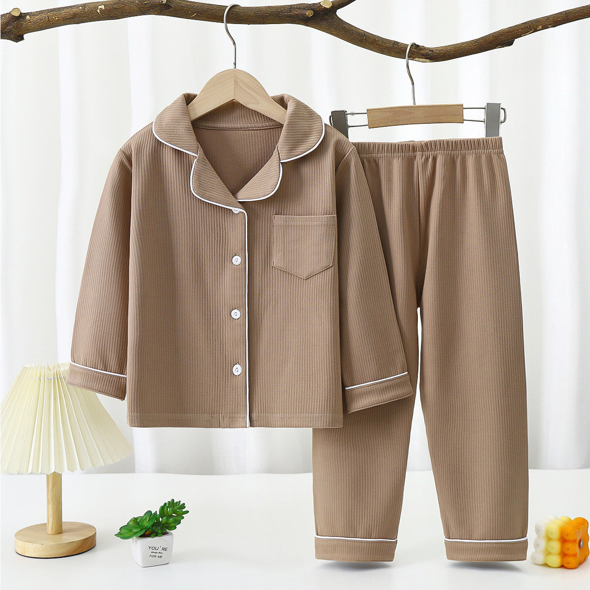 Conjunto de pijama de solapa de manga larga para niños