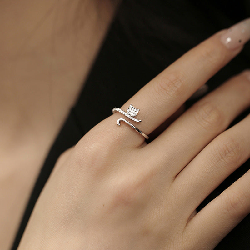 Anillo ajustable de cola de gato de circonita