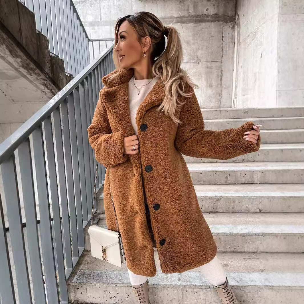 Abrigo largo de felpa con solapa para mujer