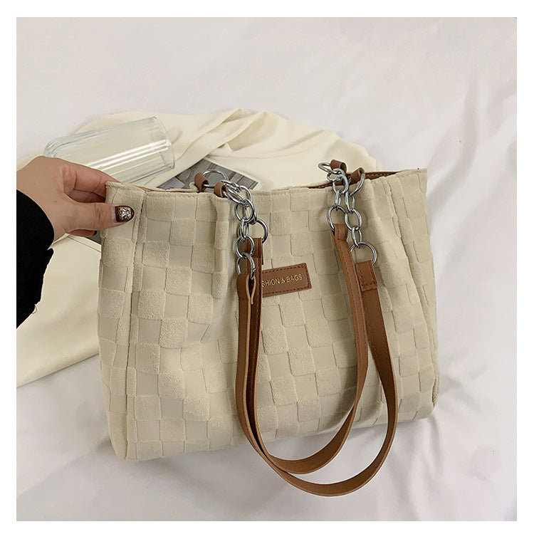 Large-capacity women?s shoulder bag
