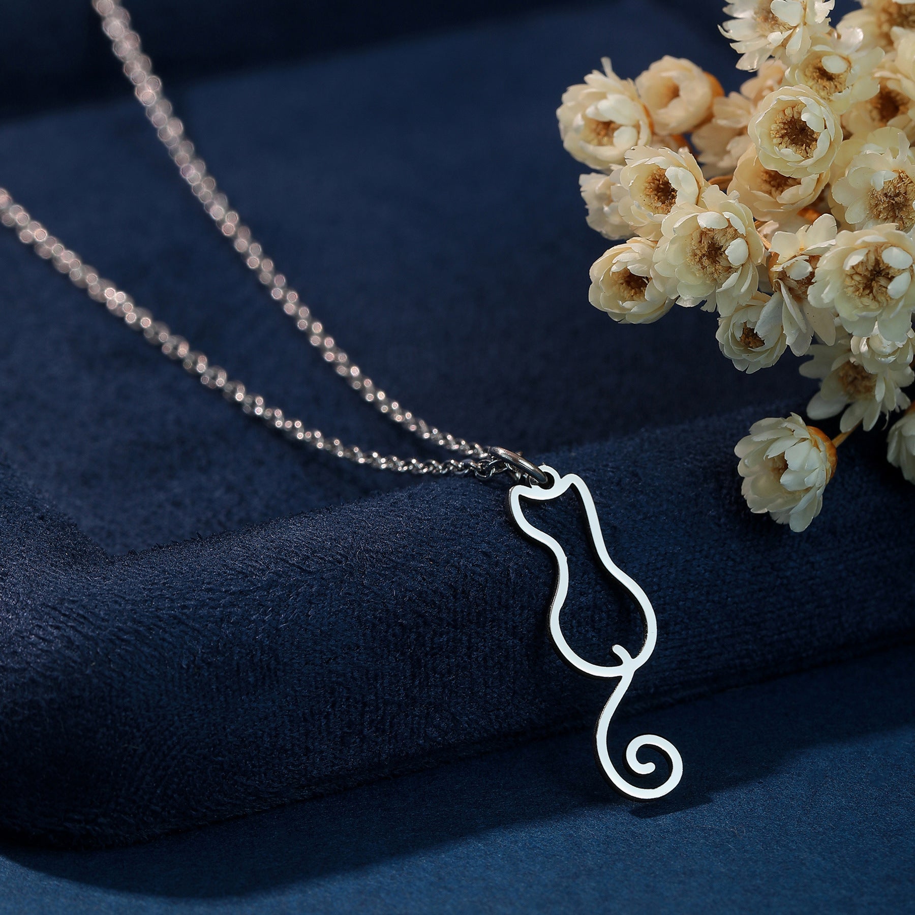 Lindo colgante de gato, collar de acero inoxidable