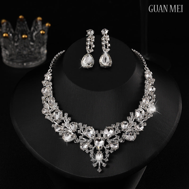 Evening dress accessories