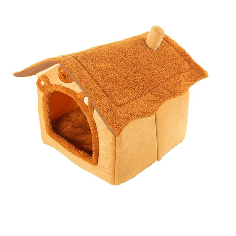 Casa de mascotas cálida cerrada