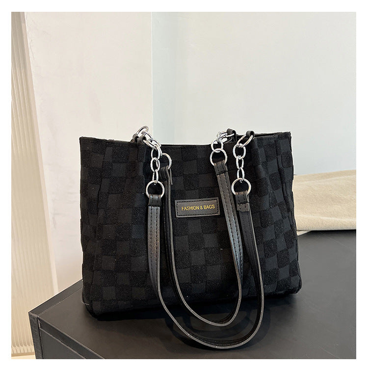 Large-capacity women?s shoulder bag
