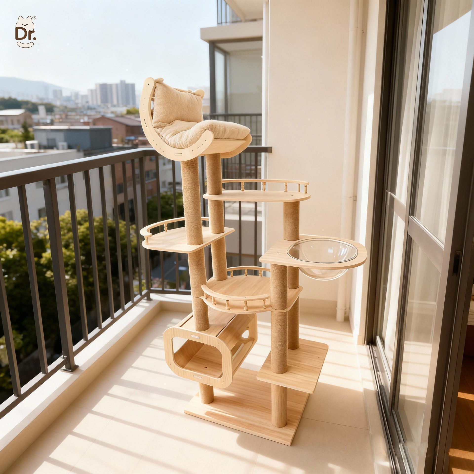 Gran torre de escalada para gatos de madera maciza con poste rascador