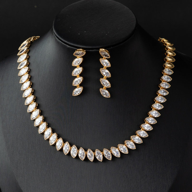 Pendientes y joyas de collar